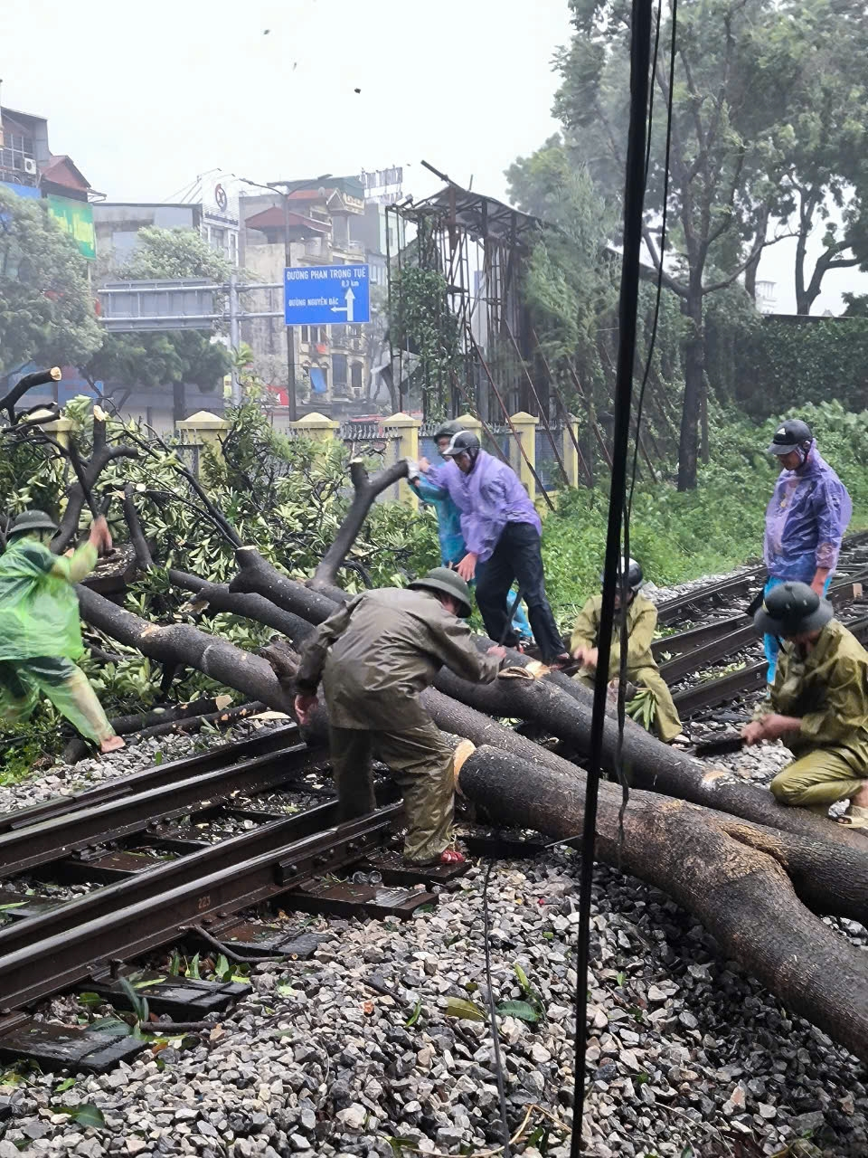 Đường sắt Bắc-Nam thông tuyến trở lại